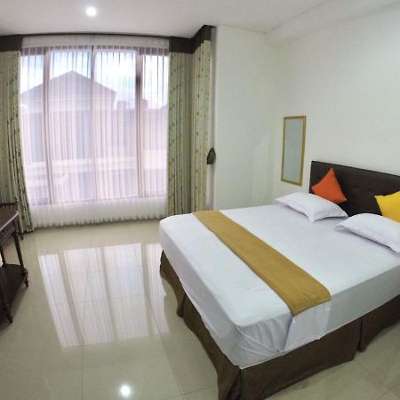 Padma Laguna Guesthouse Baturetno Kültér fotó