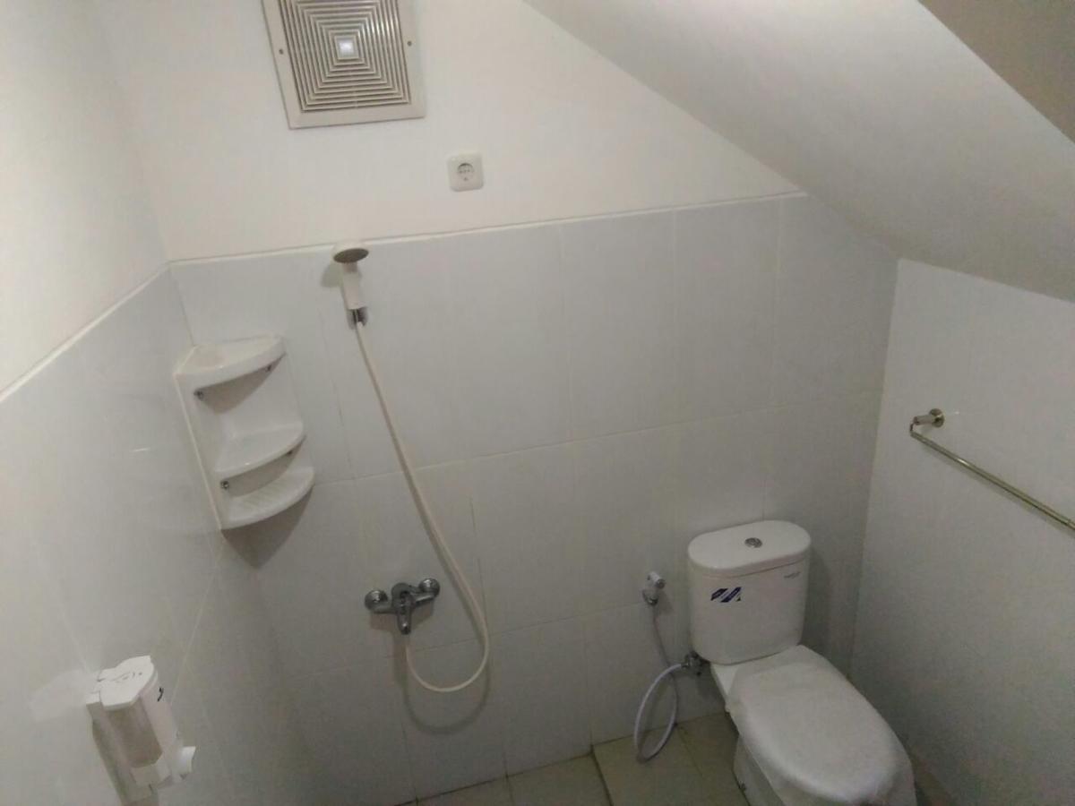 Padma Laguna Guesthouse Baturetno Kültér fotó