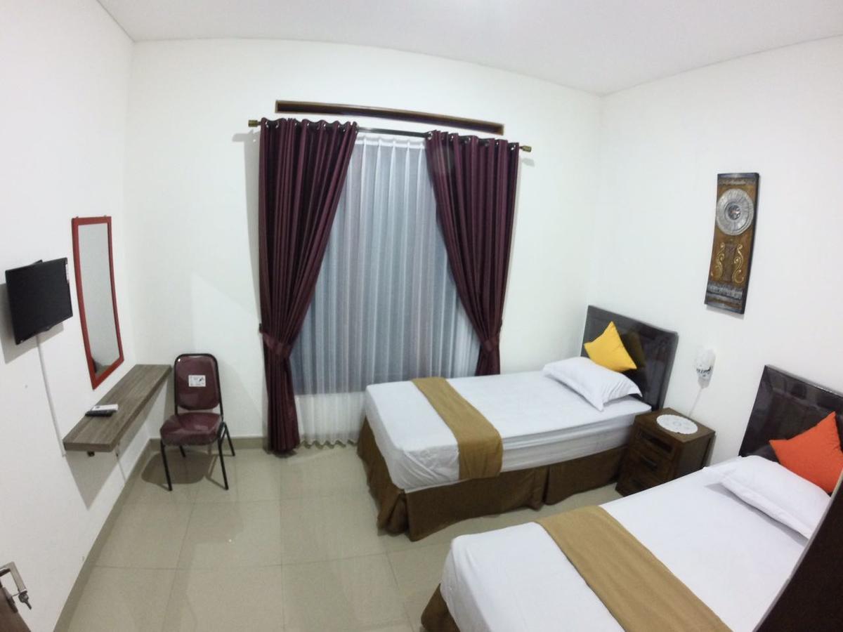 Padma Laguna Guesthouse Baturetno Kültér fotó